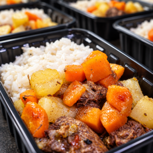 Picadinho com batata e cenoura com arroz branco — 200 g